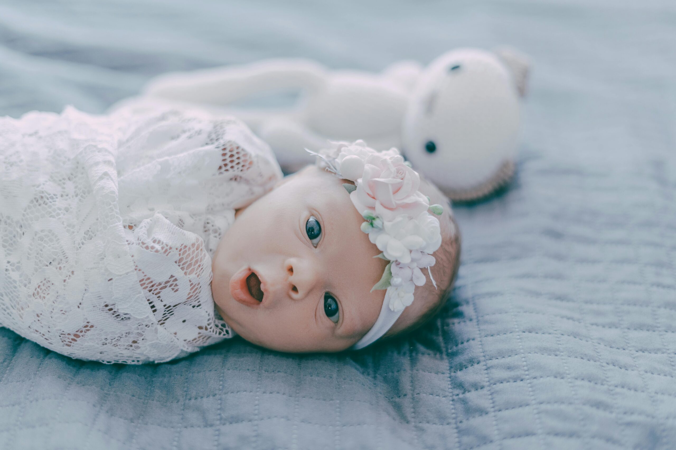 Inbakeren in de zomer: hoe houd je je baby koel en comfortabel?