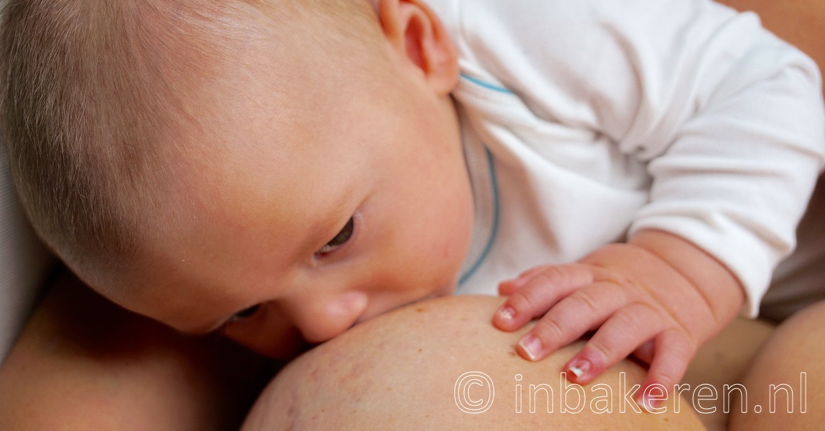 Wat zijn de voordelen van borstvoeding voor baby en moeder?